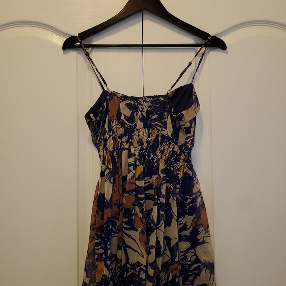 Floral Queen - Picture 2 of 2